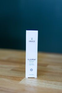 Iluma Intense Facial Illuminator